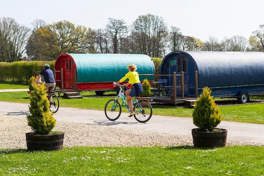 Glamping At South Lytchett Manor Poole Exterior foto
