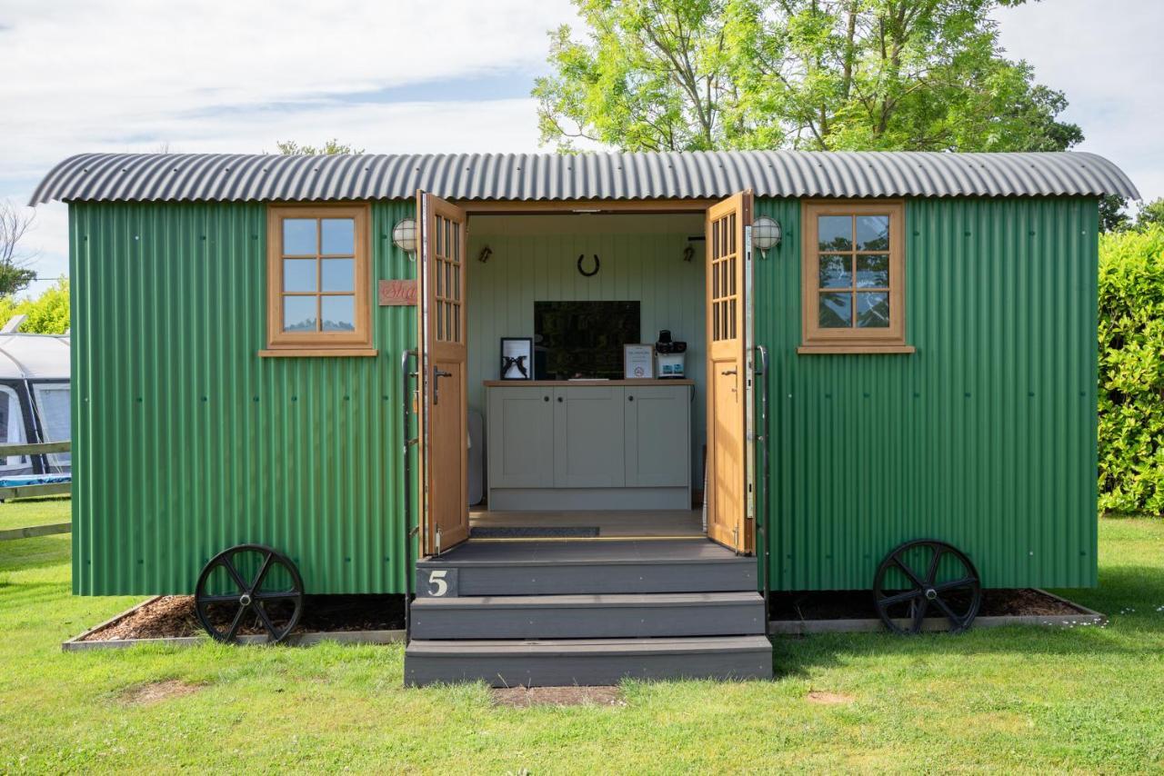 Glamping At South Lytchett Manor Poole Exterior foto